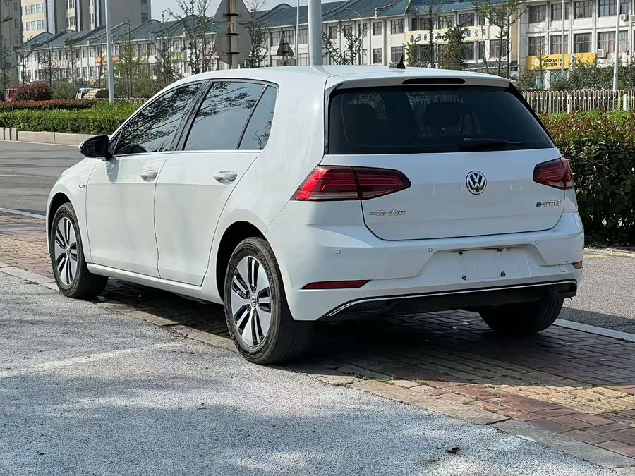 Volkswagen Golf Pure Electric 2020 car image #7