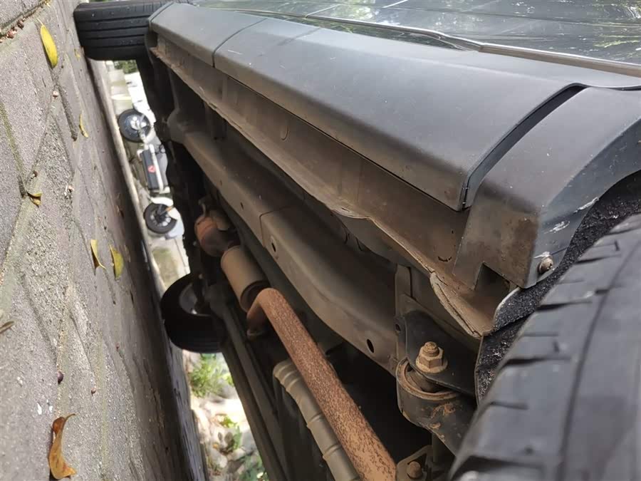 SWM G01 2020 car image #7