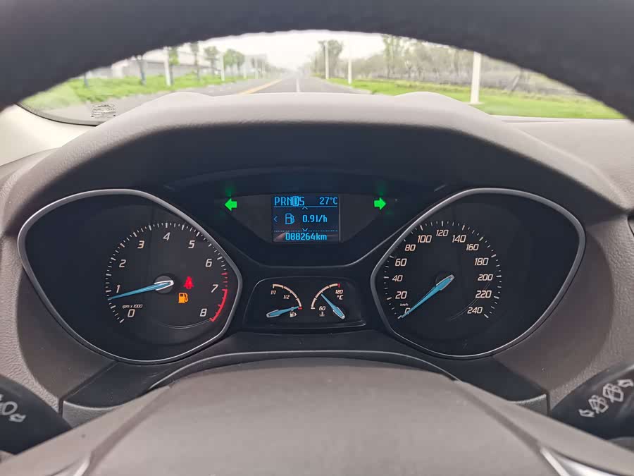 Ford Focus 2013 car image #7