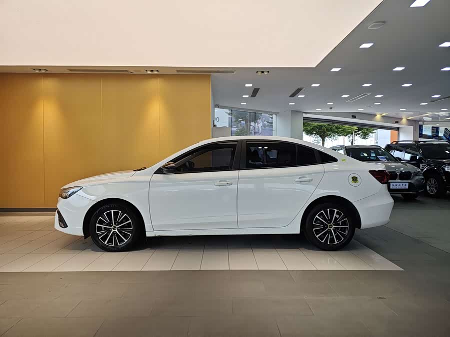 Roewe i5 2023 car image #7