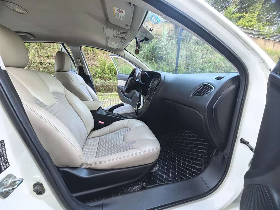 GAC Trumpchi GA3S 2016 #7 GAC Trumpchi GA3S 2016 imagem de carro #7