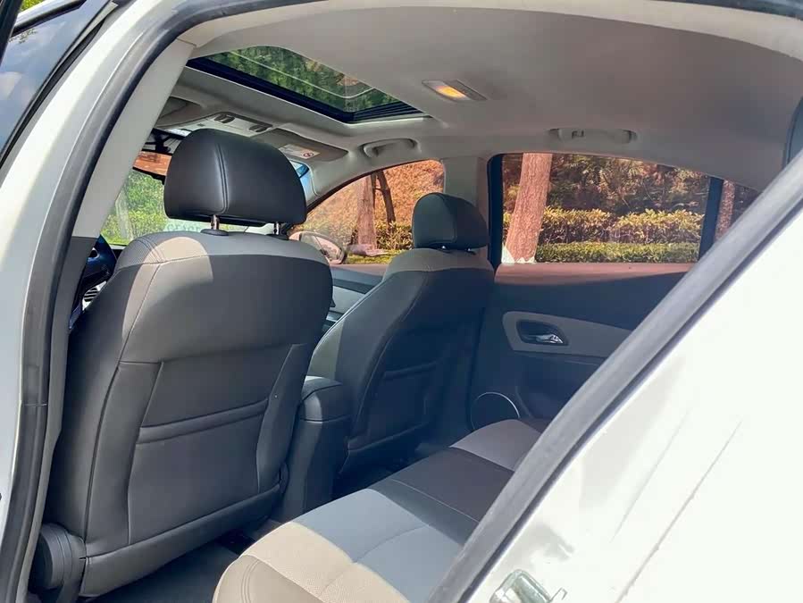 Chevrolet Cruze 2012 immagine di auto #7