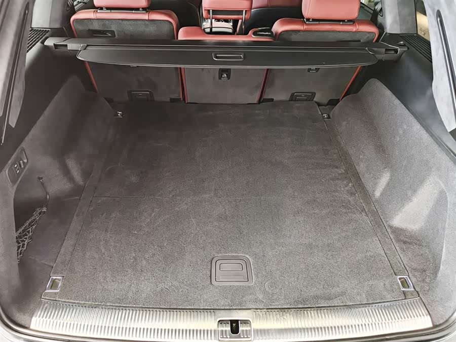 Audi SQ7 2024 car image #7