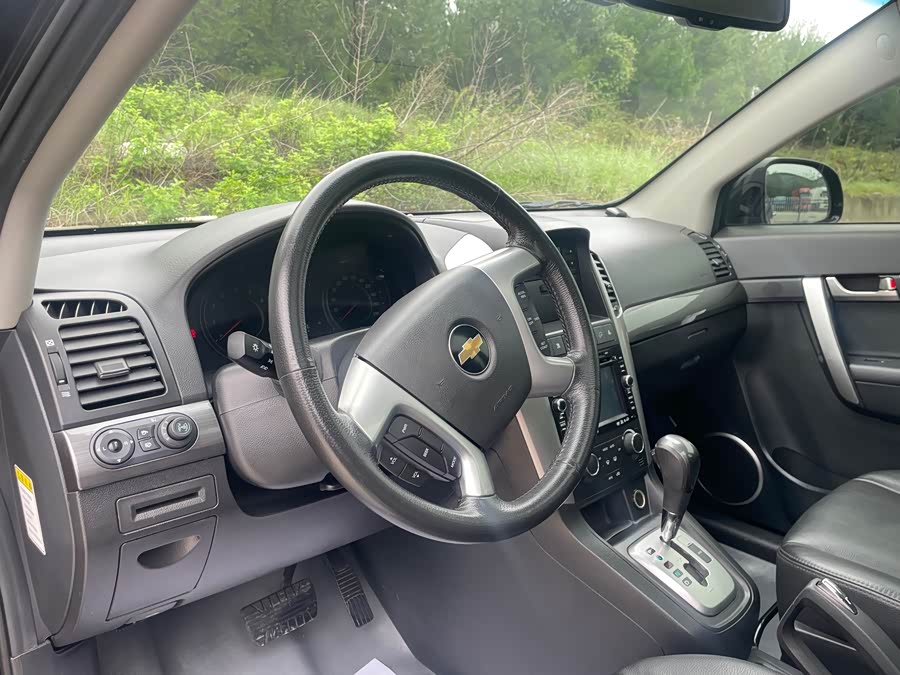 Chevrolet Captiva (Imported) 2010 car image #7