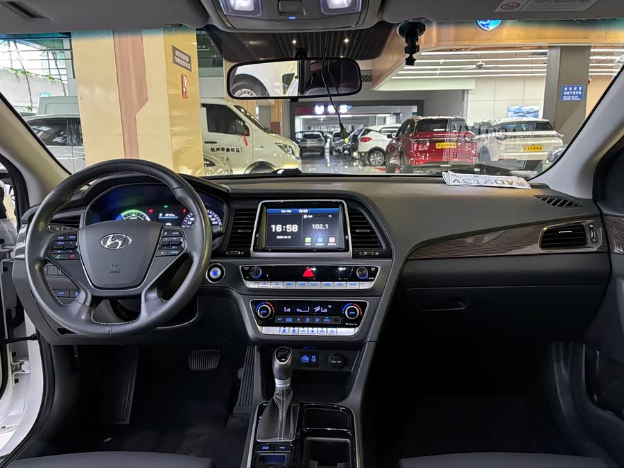 Hyundai Sonata PHEV 2018 car image #7