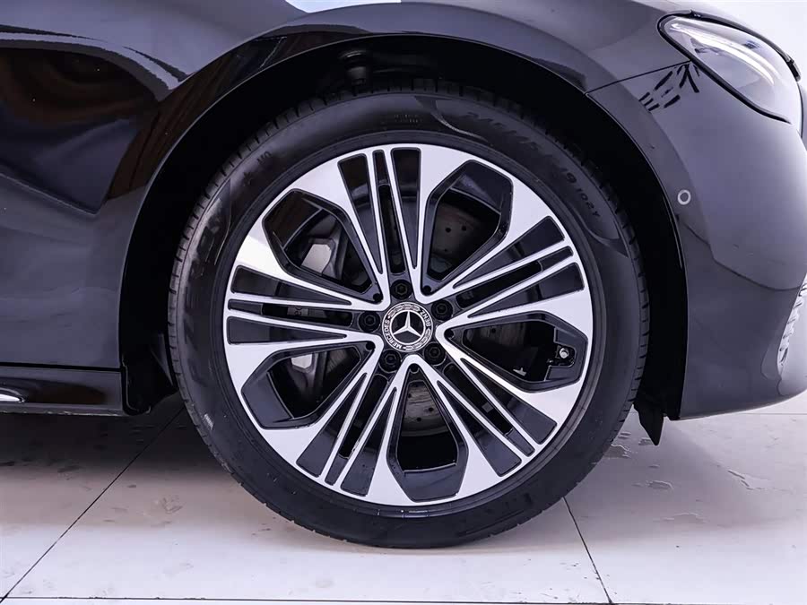 Mercedes-Benz E Class New Energy 2024 car image #7