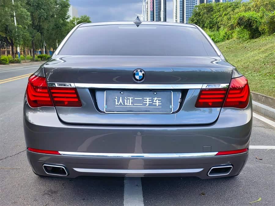 BMW i4 M50 2015 car image #7