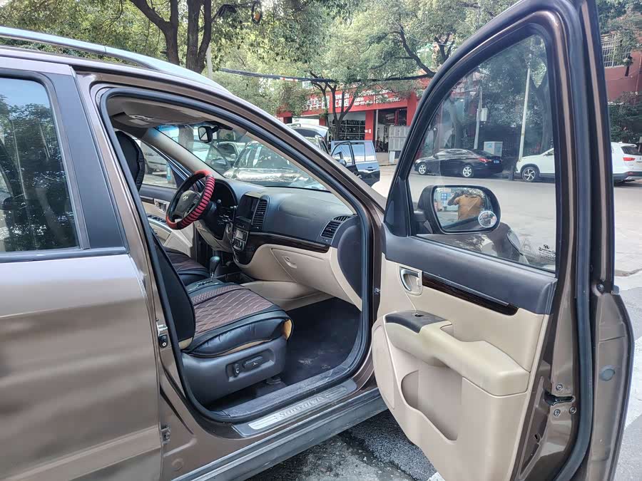 Hyundai Santa Fe Classic 2011 car image #7