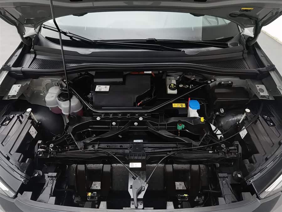 Audi Q4 e-tron 2023 صورة سيارة #7