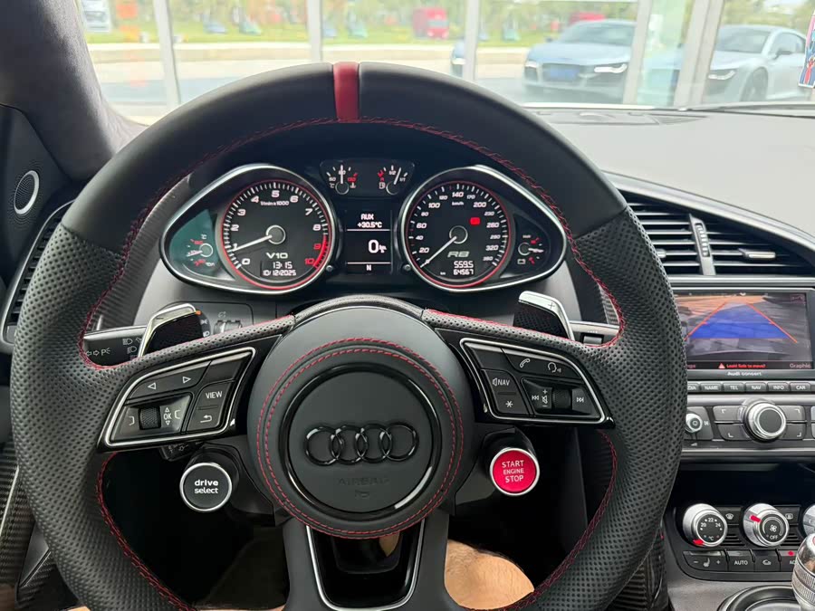 Audi R8 2013 car image #7