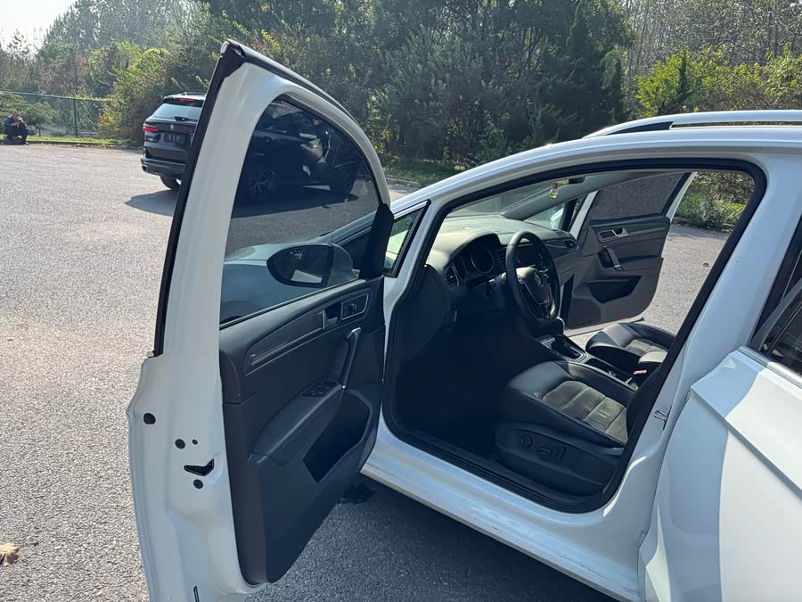 Volkswagen Golf Sportsvan 2018 car image #7