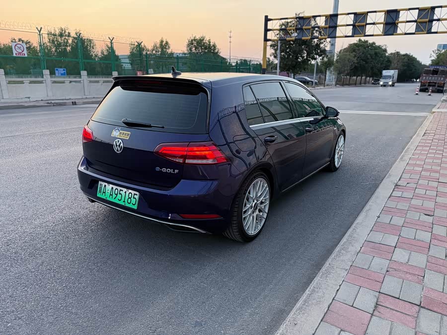 Volkswagen Golf Pure Electric 2020 car image #7