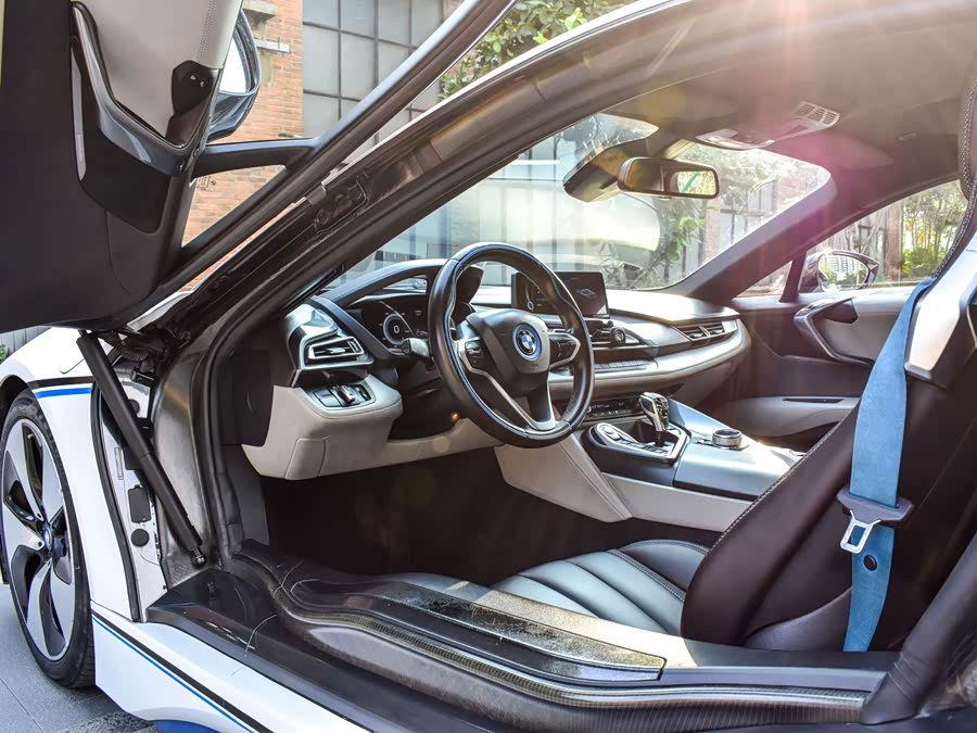 BMW i8 2017 car image #7