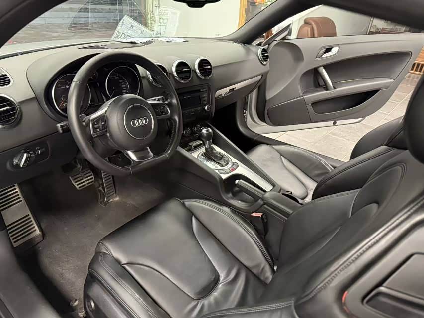 Audi TT 2009 image de voiture #7