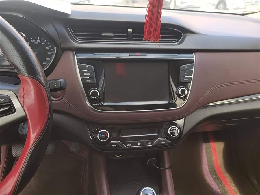 Changan Linmax 2018 car image #7