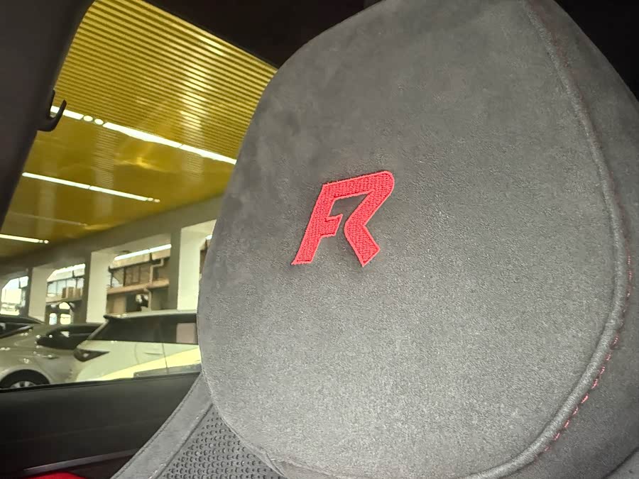 Zeekr 001 FR 2023 изображение автомобиля #7