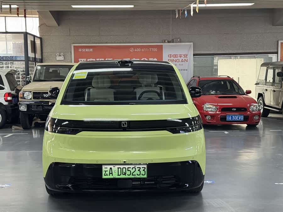 极氪 极氪MIX 汽车图片 #7