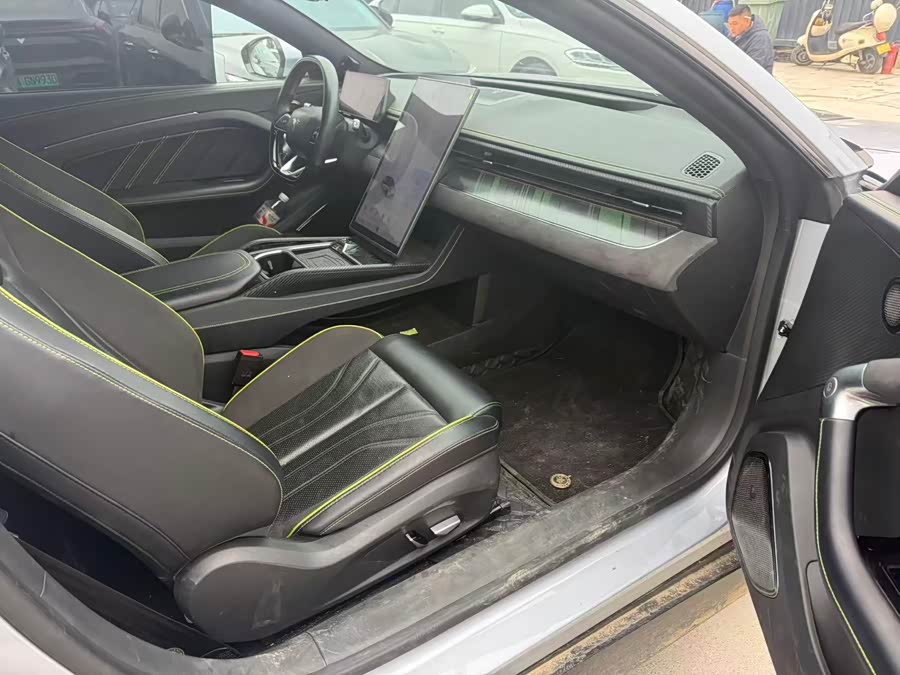 哪吒汽车 哪吒GT 2023 汽车图片 #7