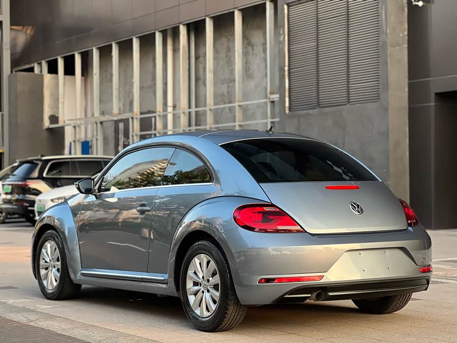 Volkswagen Beetle 2018 immagine di auto #7