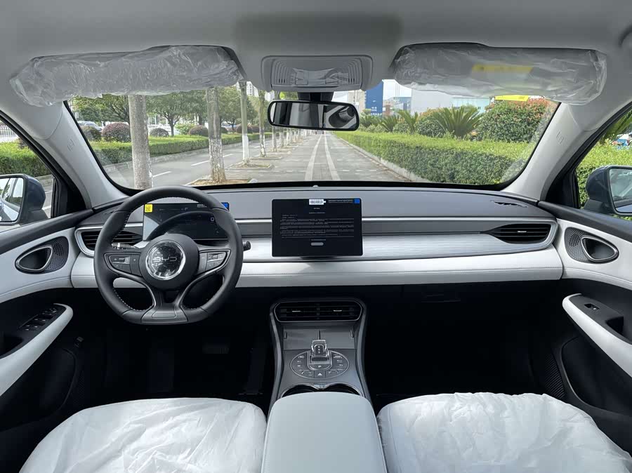 BYD Seal 05 DM-i 2025 car image #7