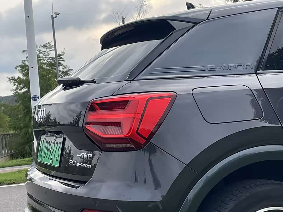 Audi Q2L e-tron 2020 صورة سيارة #7