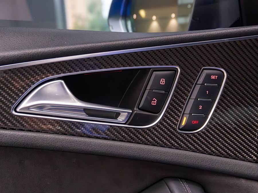 Audi RS 6 2017 صورة سيارة #7