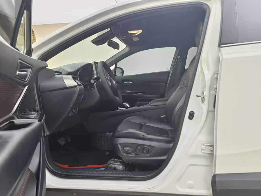 Toyota C-HR EV 2020 imagen de coche #7