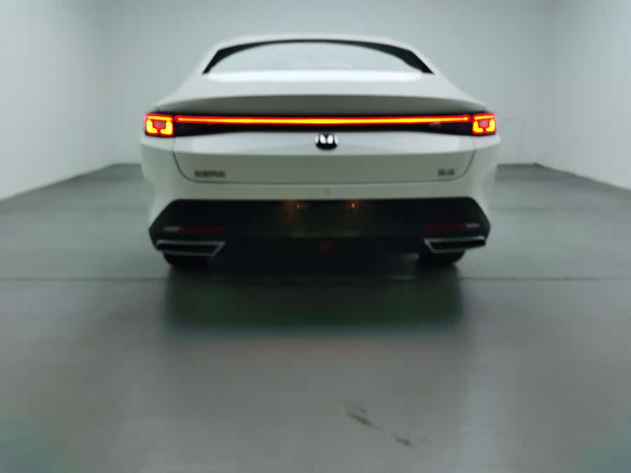 Changan EadoPHEV 2025 изображение автомобиля #7