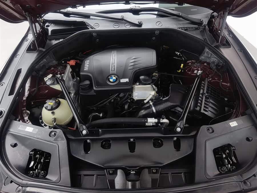 BMW 5 Series GT 2015 #7 BMW 5 Series GT 2015 immagine di auto #7