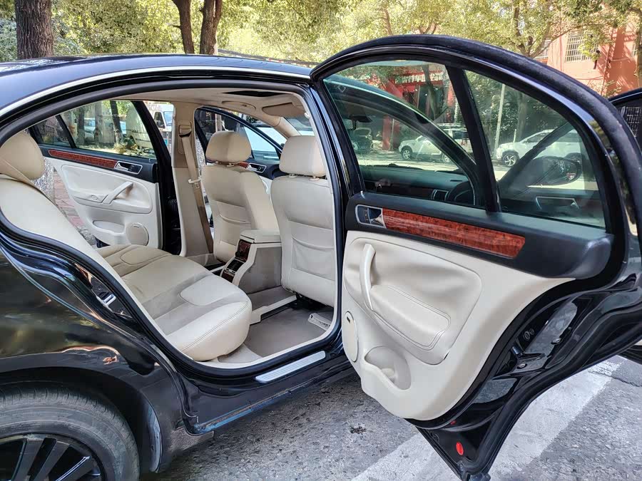 Volkswagen Passat Lingyu 2010 car image #7