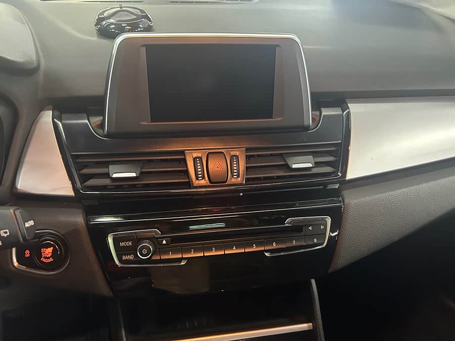 BMW 2 Series Tourer 2018 #7 BMW 2 Series Tourer 2018 صورة سيارة #7