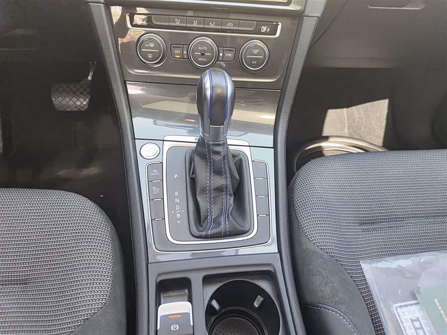 Volkswagen Golf Pure Electric 2020 imagen de coche #7