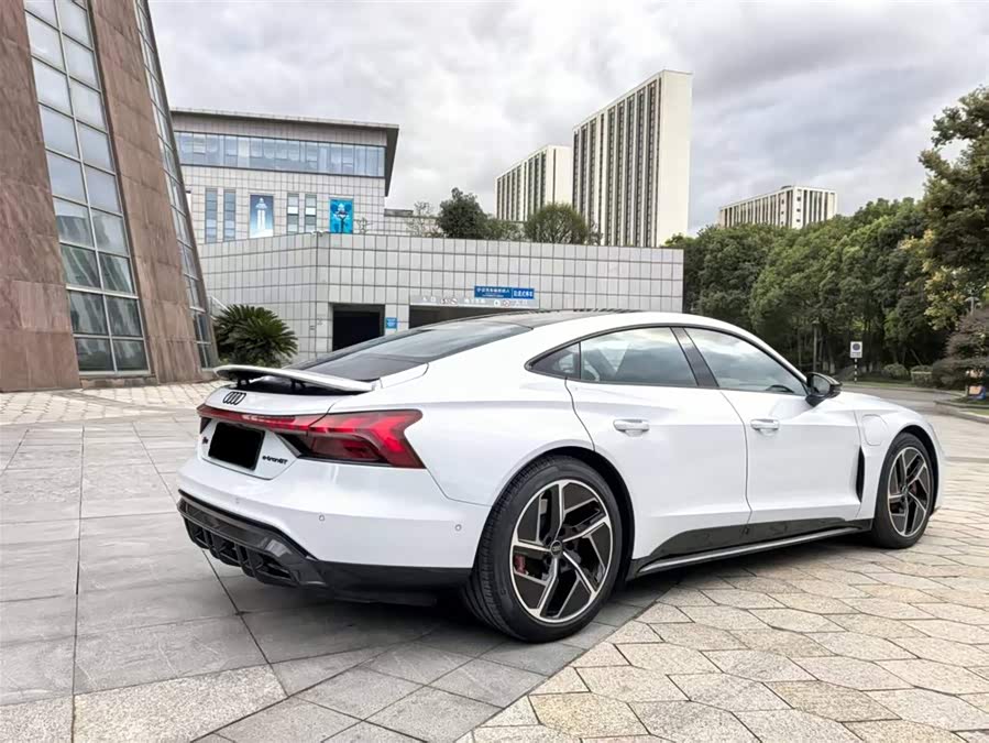 Audi RS e-tron GT 2023 #7 Audi RS e-tron GT 2023 car image #7