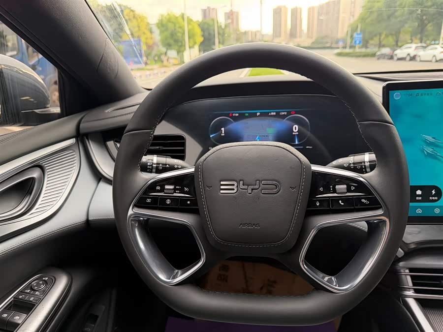 BYD Seal 2024 car image #7