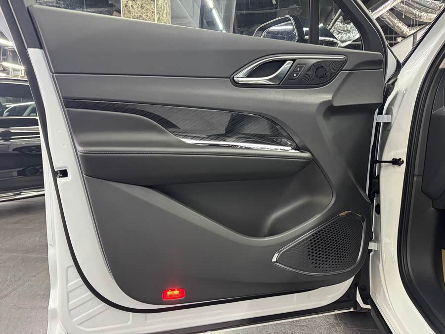 HongQi HS3 PHEV 2024 car image #7