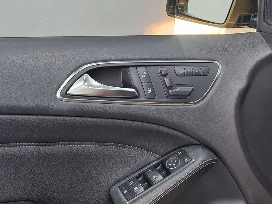 Mercedes-Benz B Class 2013 car image #7