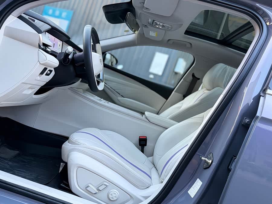 GEELY 2023 #7 GEELY 2023 car image #7