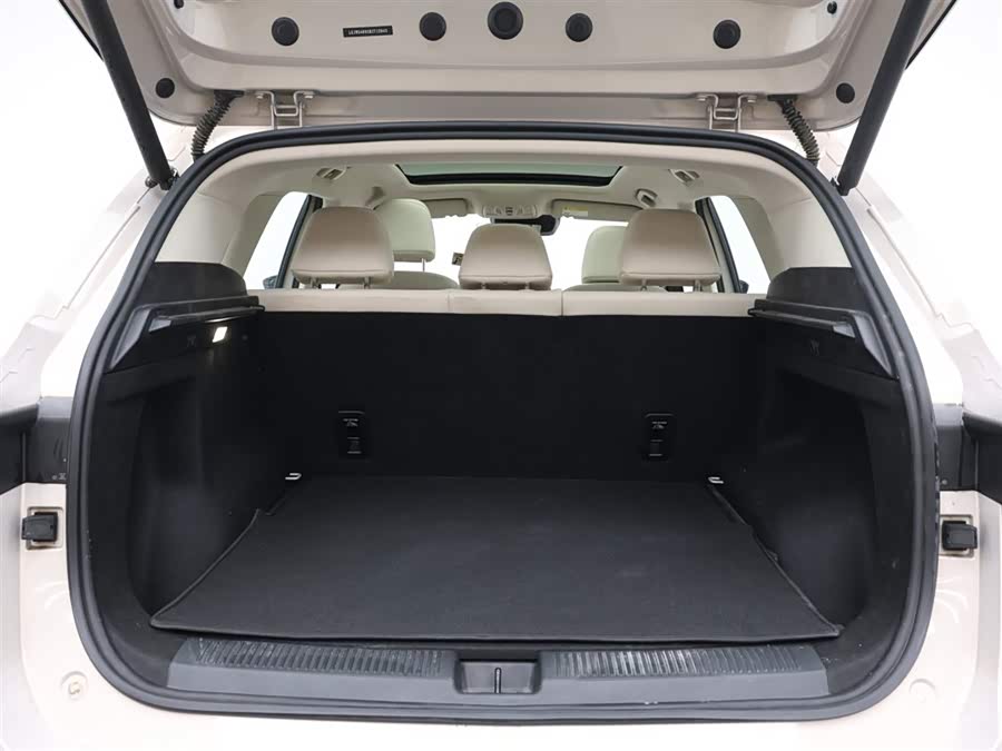 MG ES5 2024 imagen de coche #7
