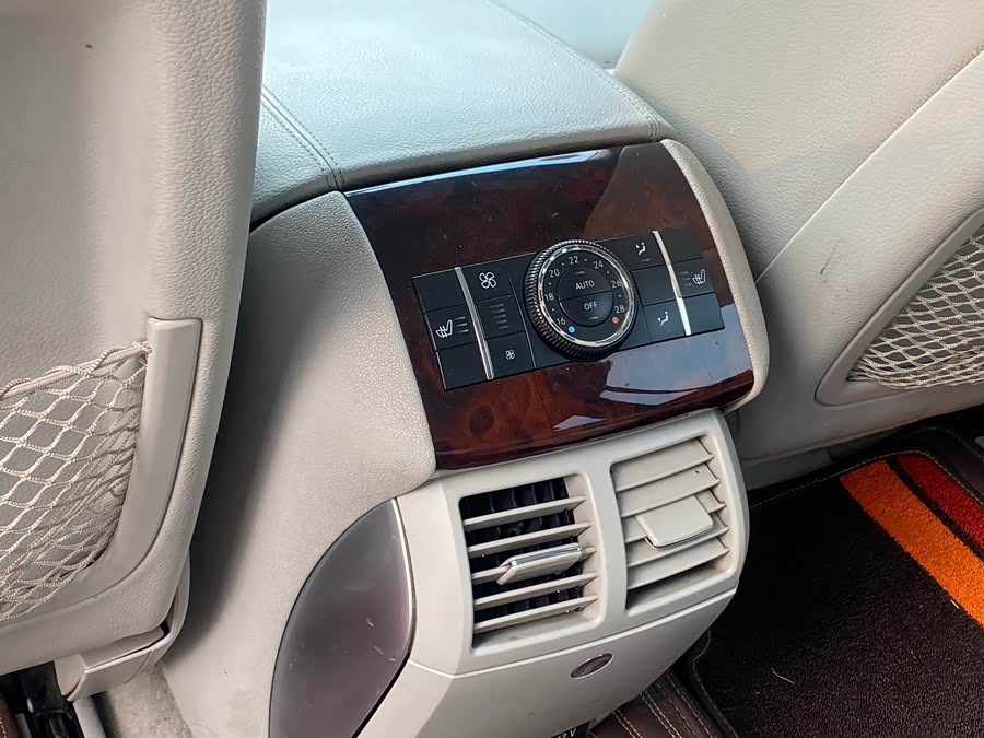 Mercedes-Benz R Class 2009 car image #7