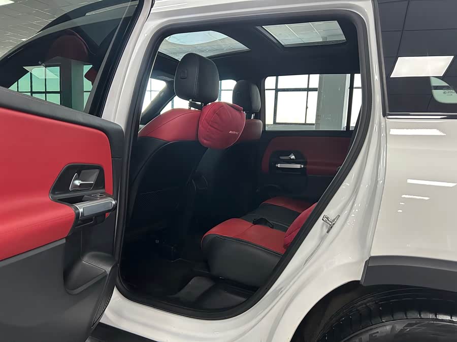 Mercedes-Benz GLB AMG 2023 immagine di auto #7