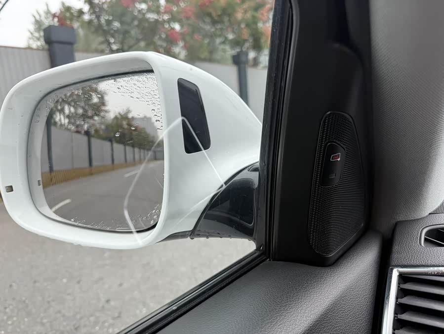 Audi Q5 2018 изображение автомобиля #7