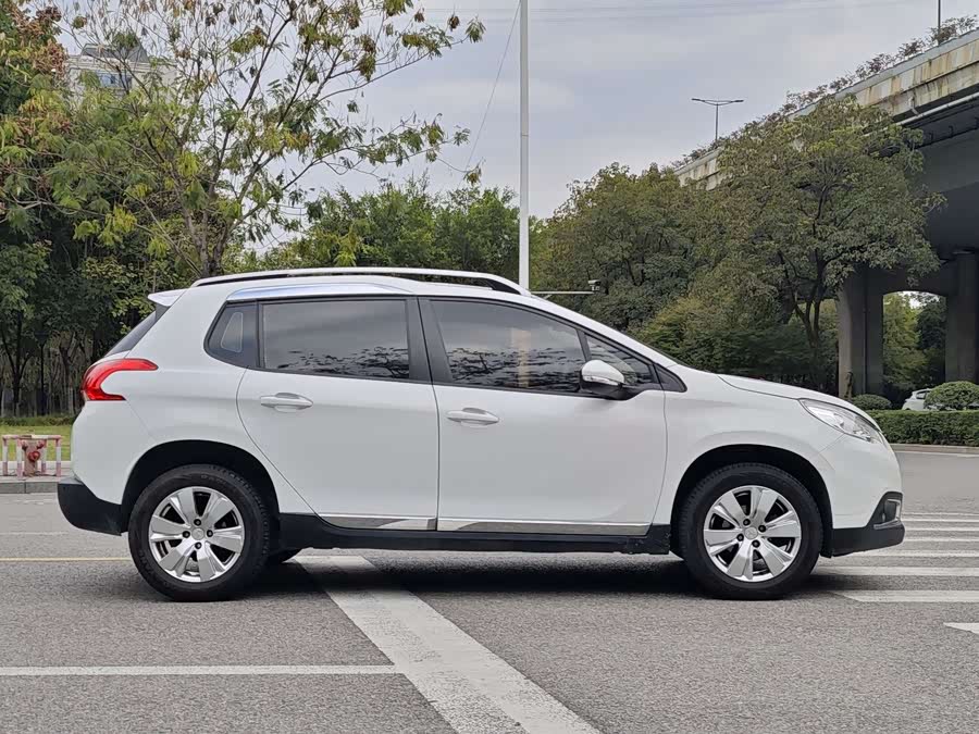 Peugeot 2008 2016 car image #7