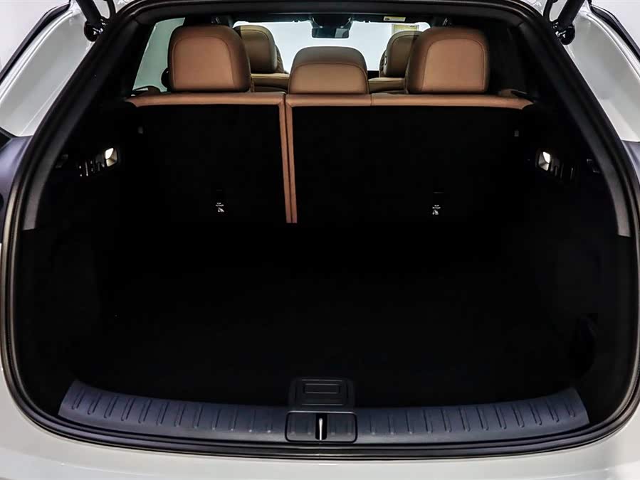 Li i6 2025 صورة سيارة #7