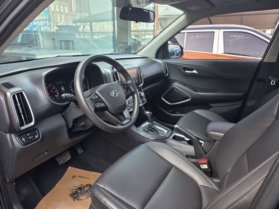 Hyundai Reina 2013 #7 Hyundai Reina 2013 car image #7