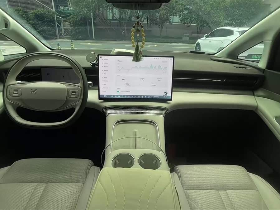 Xpeng X9 2025 صورة سيارة #7