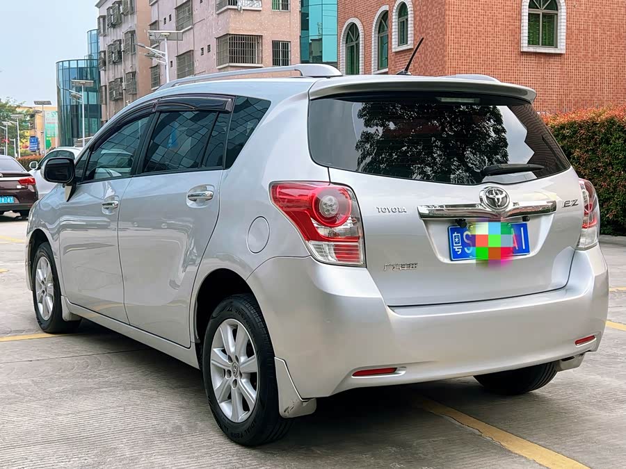 Toyota Reiz 2011 car image #7