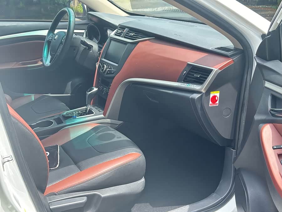 BYD G5 2017 immagine di auto #7