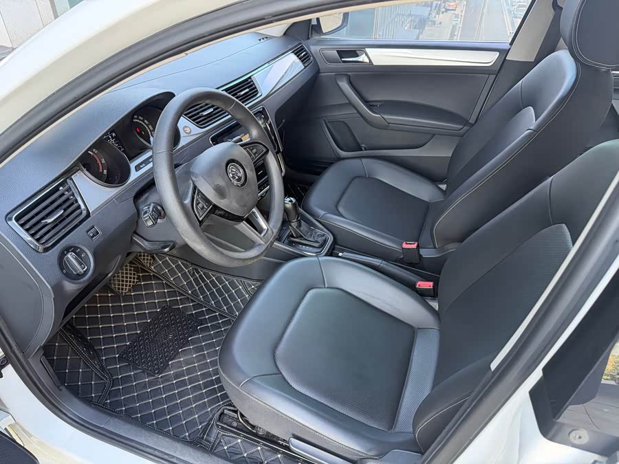Skoda Rapid 2021 car image #7