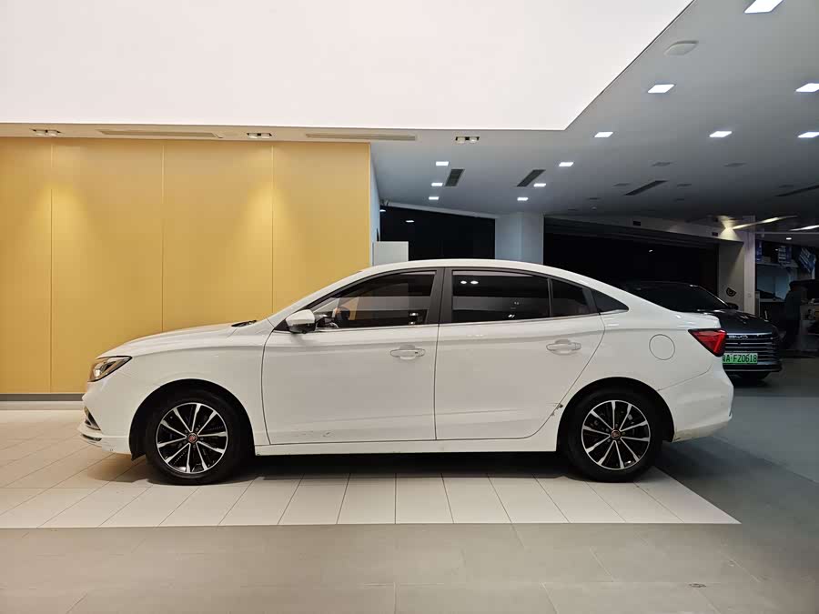 Roewe i5 2020 car image #7