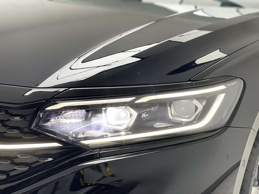 Volkswagen Passat 2022 car image #7